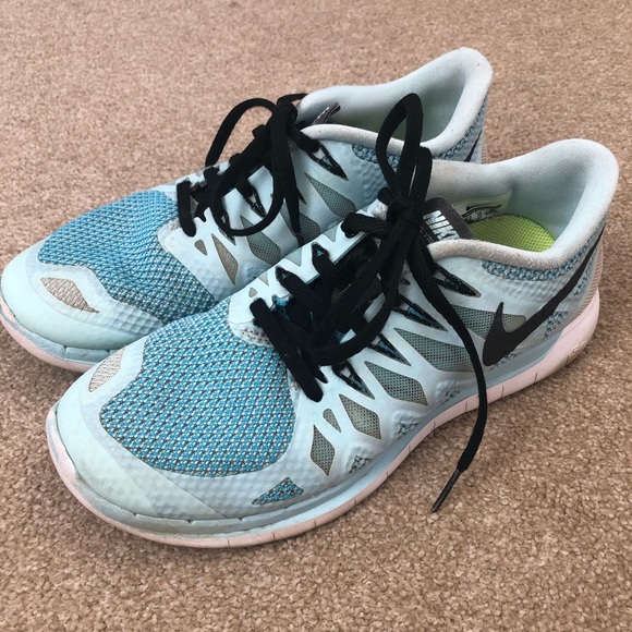 womens tennis shoes size 8